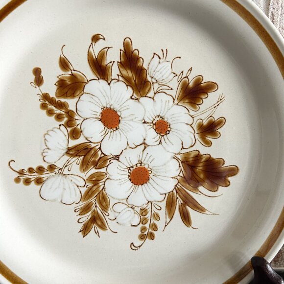 Vintage 1970s Mountain Wood Stoneware Dinner Plate Dried Flower, Dinner Plate - Picture 4 of 10